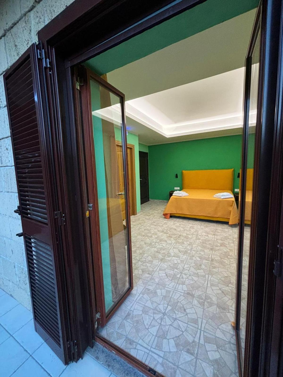 Domus Arco Romano Guest House Itri Exterior photo