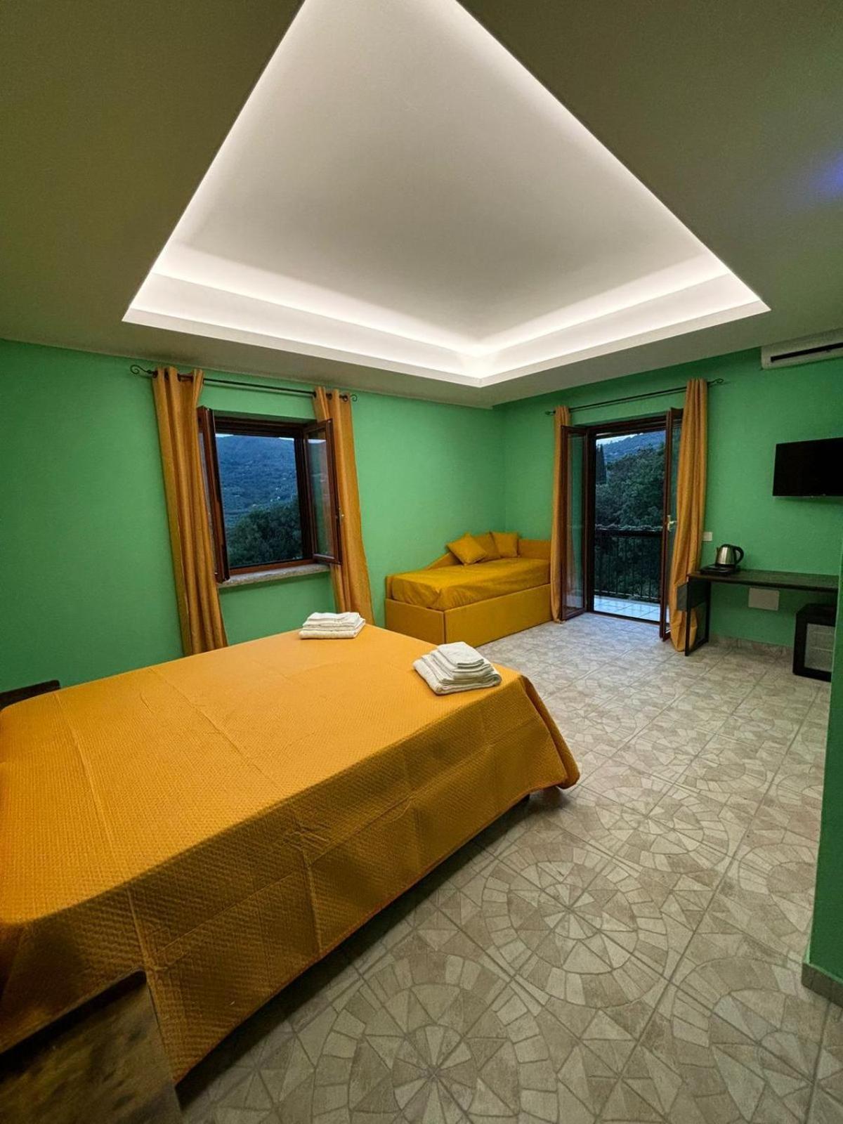 Domus Arco Romano Guest House Itri Exterior photo