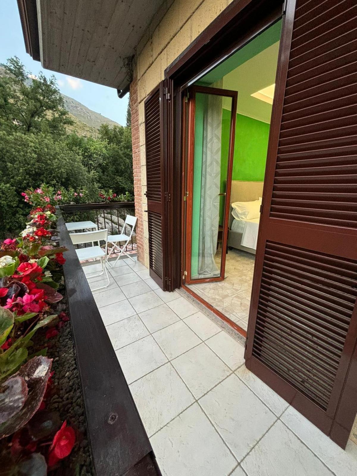 Domus Arco Romano Guest House Itri Exterior photo